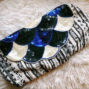 Sequin Clam Clutch F21